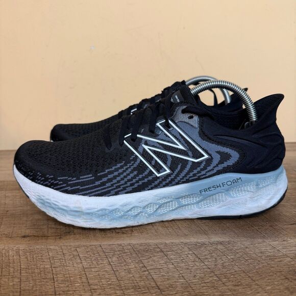 New balance fresh foam women’s size 10.5 shoes sneakers - Picture 1 of 9